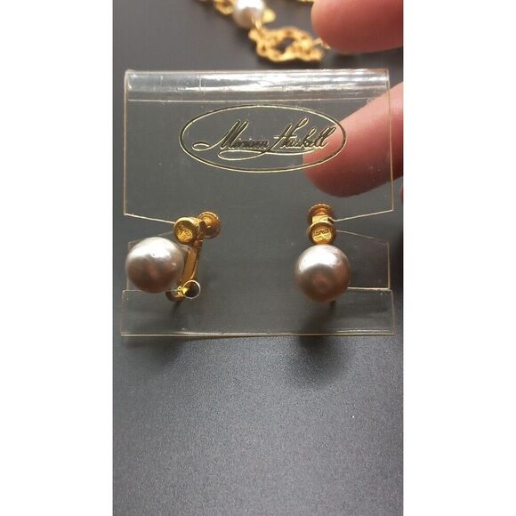 Superb. Miriam Haskell Gold/Pearl Filigree Pearls Necklace & Faux Pearl Earrings - Picture 9 of 12